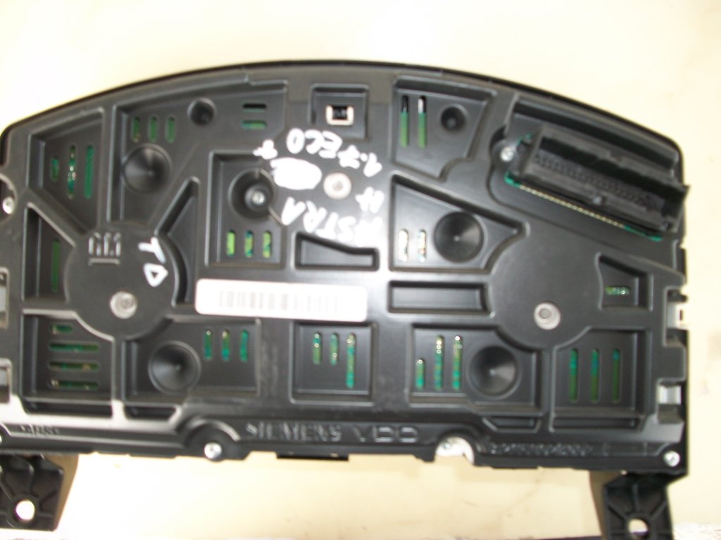 CONTACHILOMETRI  QUADRO STRUMENTI OPEL ASTRA 1 7 ECOTEC foto 2
